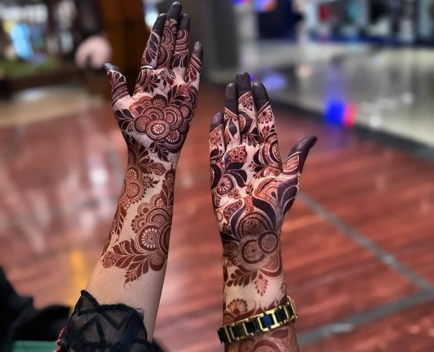 karwa chauth mehndi design 2025