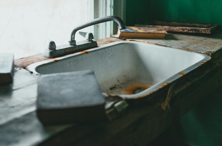 kitchen sink cleaning hack