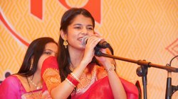 बिहार: चुनावी मैदान में इतने सारे भोजपुरी स्टार्स, आखिर मैथिली ठाकुर क्यों हैं सबसे अलग?