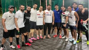 MS Dhoni Mumbai Indians Training Jersey Viral Pictures fans speculate thala leaving CSK IPL 2026
