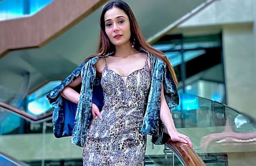 Sara Khan