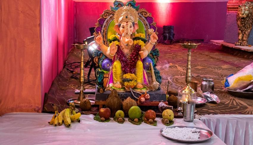 Right way to do Aarti