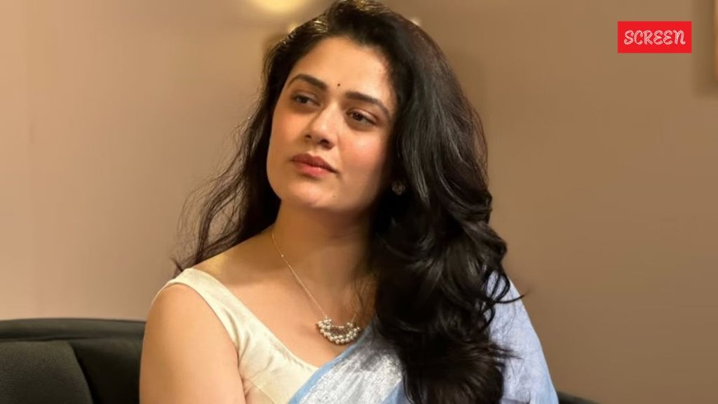 Girija Oak Godbole, blue saree girl, Girija Oak AI images, AI morphed photos Girija Oak Godbole, blue saree girl, Girija Oak AI images, AI morphed photos