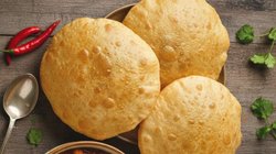 आटे से बनाएं फूले-फूले भटूरे: टिफिन और स्नैक के लिए यहां देखें परफेक्ट रेसिपी