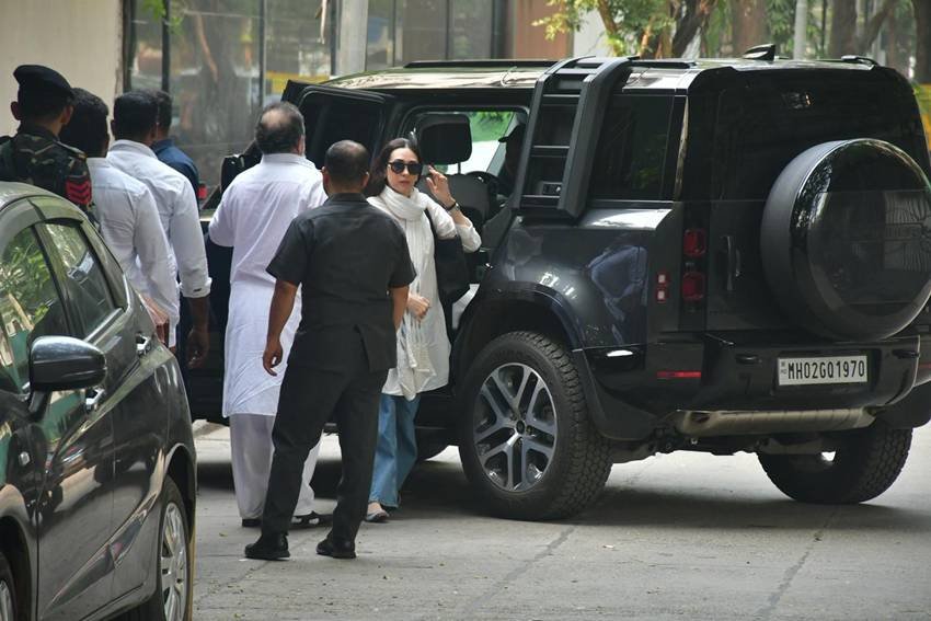 Bollywood stars visit Sunny Deol’s home