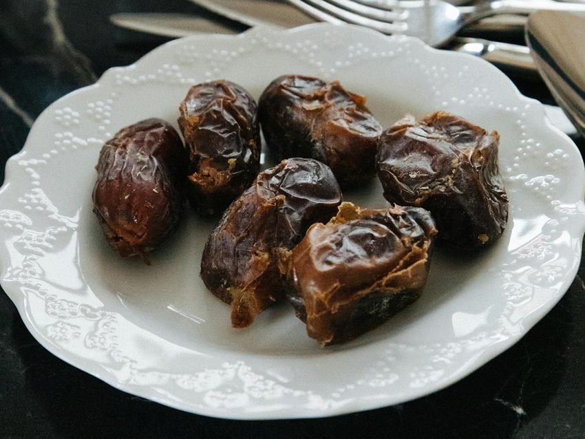 Date-infused milk benefits