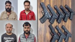 दिल्ली पुलिस की बड़ी कामयाबी, PAK से भेजे गए हथियारों का पकड़ा जखीरा, लॉरेंस-बमबीहा गैंग को किया जाना था सप्लाई