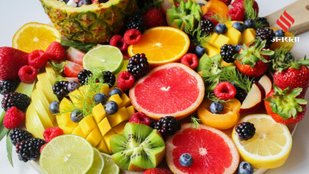 Eat Fruits on an Empty Stomach Not After Meals Know the Healthy Way