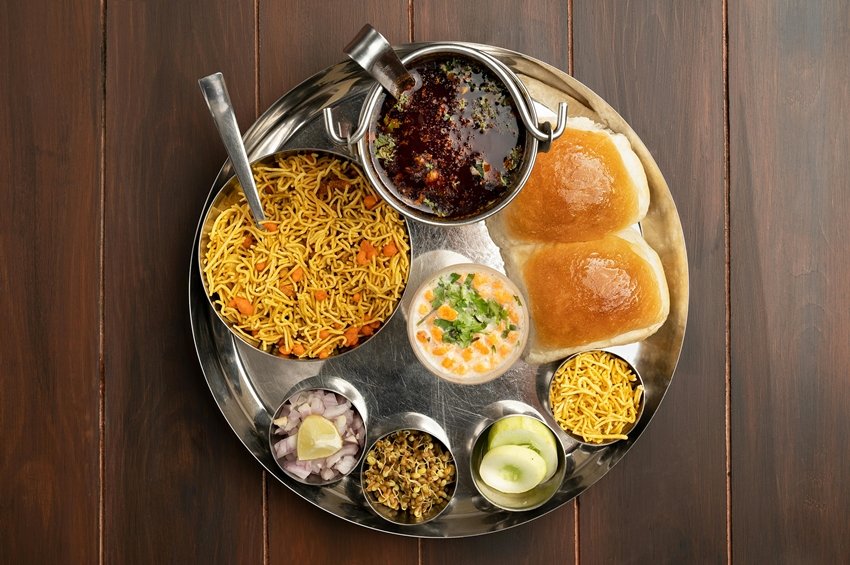 Eating with hands in India