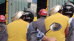 ट्रैफिक चालान से बचने के लिए सिर पर हेलमेट की जगह रख लिया कढ़ाई, अब जुगाड़ टेक्नोलॉजी की तस्वीर हो रही Viral