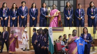Harmanpreet Kaur Presents Jersey to President Murmu After World Cup Triumph