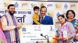 हरियाणा दिवस पर महिलाओं को बड़ी सौगात, सीएम नायब सिंह सैनी ने दीन दयाल लाडो लक्ष्मी योजना की 2100 रुपये की राशि