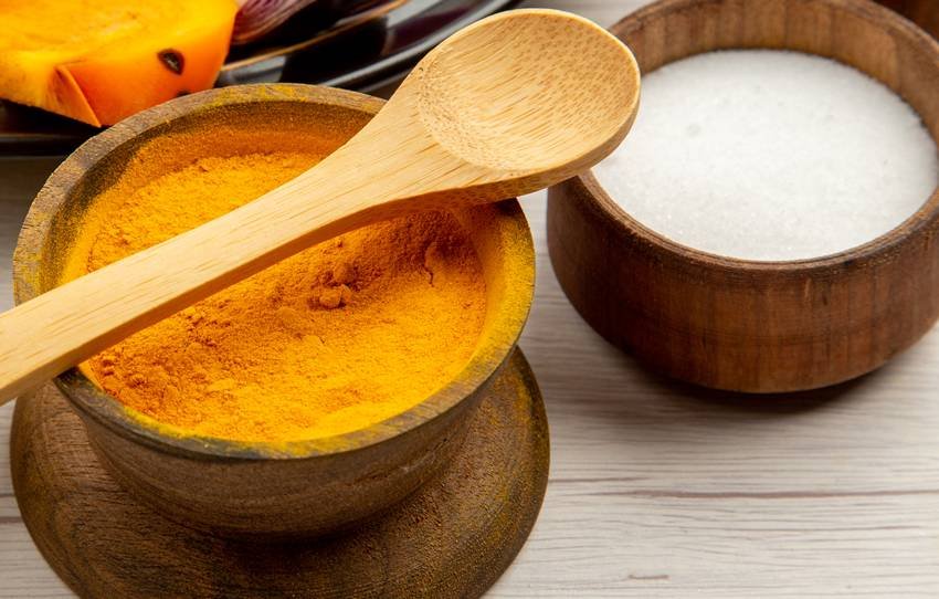 How to clean teeth naturally