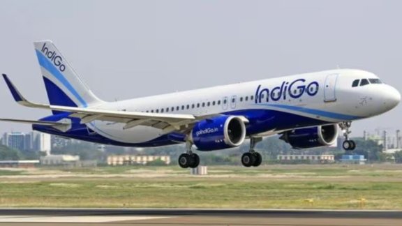 Hyderabad Airport | IndiGo Flight | Mumbai airport emergency landing