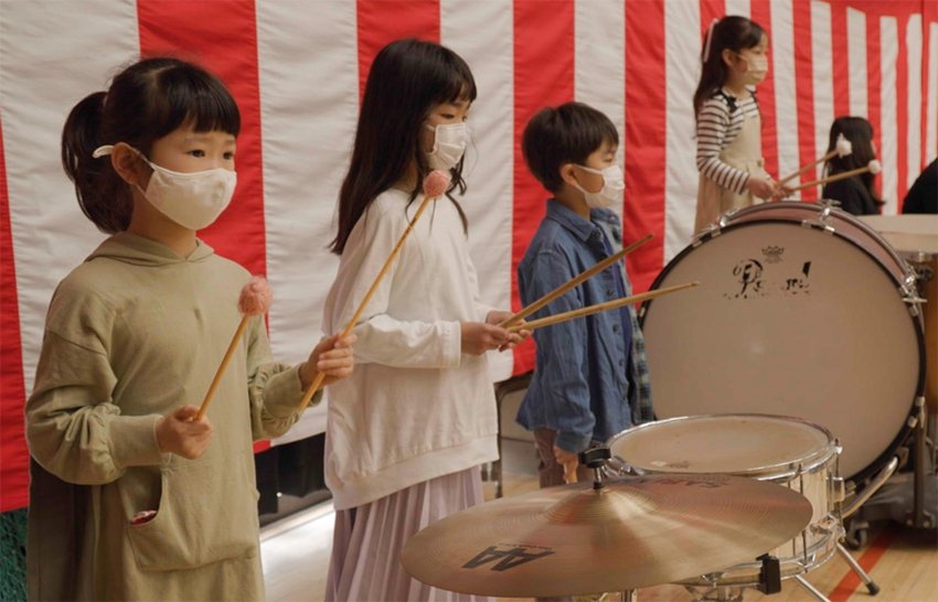 INSTRUMENTS OF A BEATING HEART (2024)