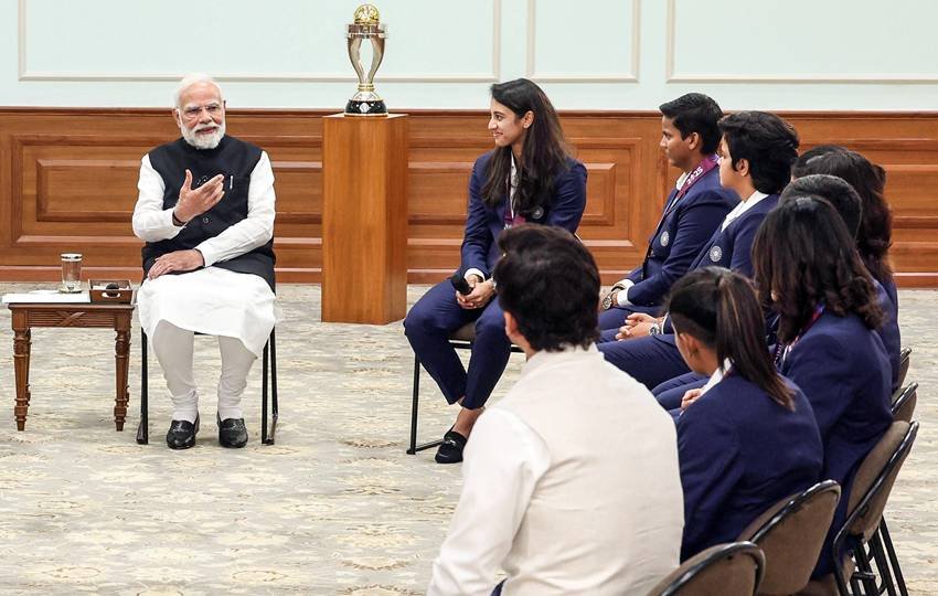 Visit three times a year Modi task for Women's cricketer