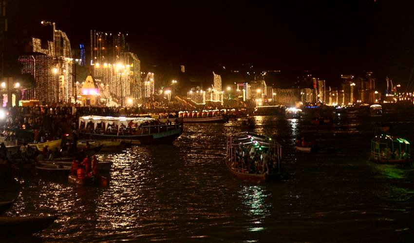 Dev Deepawali Ganga ghats images