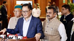 संसद के शीतकालीन सत्र में हंगामे के आसार, एसआईआर पर चर्चा की मांग पर अड़ा विपक्ष