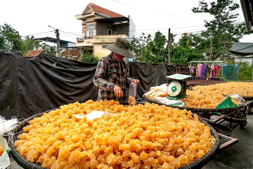 Pure jaggery identification