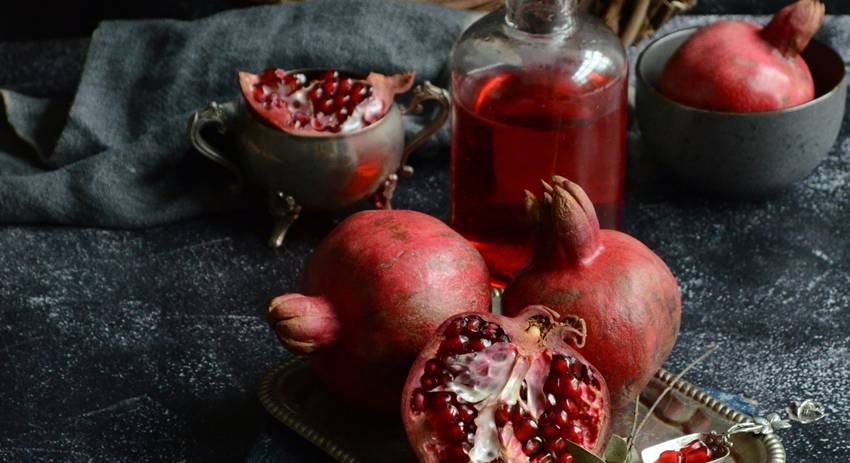 how to get pomegranate seeds easily