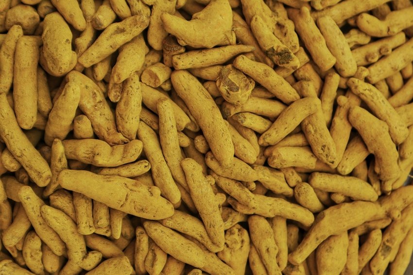 Turmeric to remove tan