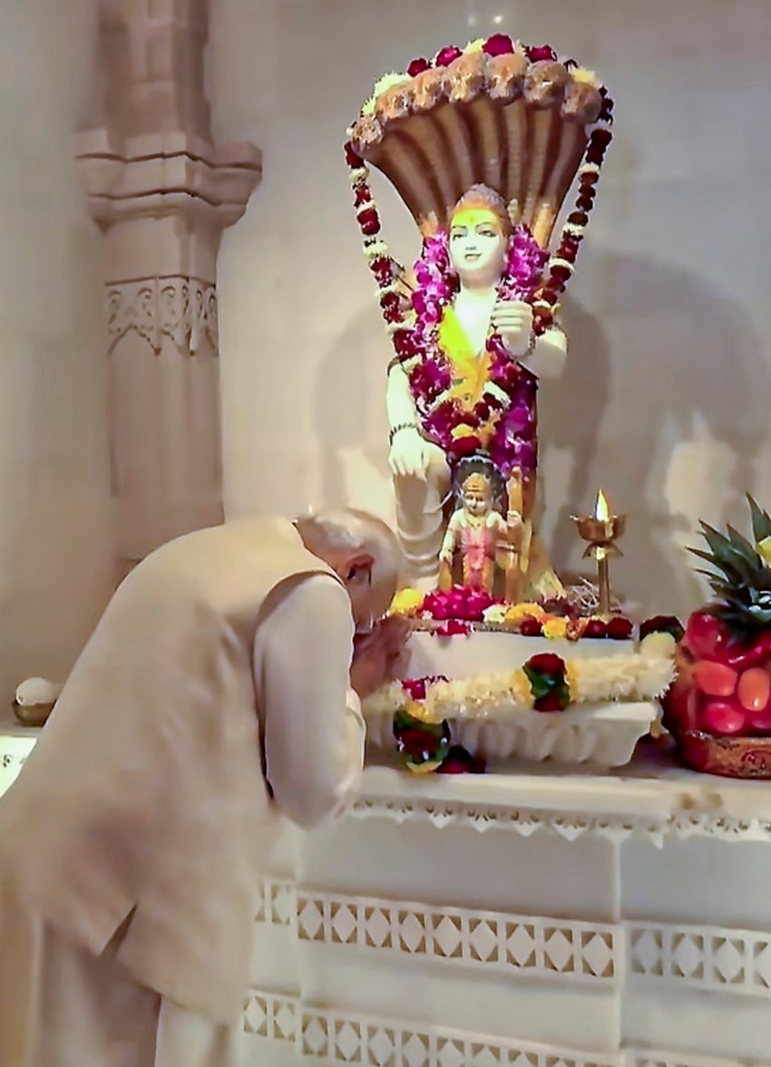 UP CM Yogi Adityanath calls the flag hoisting a symbol of a new era and devotion of 140 crore Indians