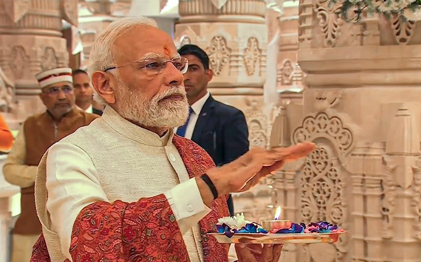 PM Modi and Mohan Bhagwat Lead Ceremonies at Ram Mandir Dhwajarohan