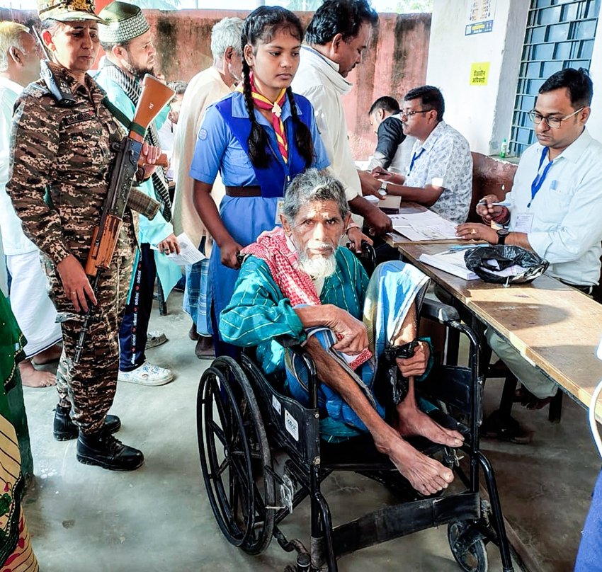 Polling booth Bihar photos
