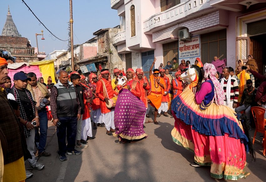 Historic Moment: Bhagwa Flag Flies Atop Ram Mandir in Ayodhya