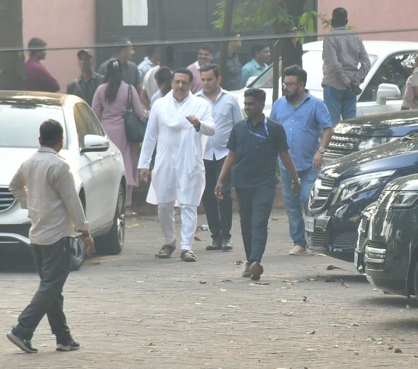 Bollywood Stars Arrive at Pawan Hans to Pay Final Respects