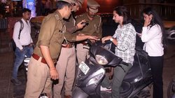 Delhi blast Traffic Advisory: लाल किले के पास विस्फोट के बाद नई ट्रैफिक एडवाइजरी जारी, बाहर निकलने से पहले कर लें चेक