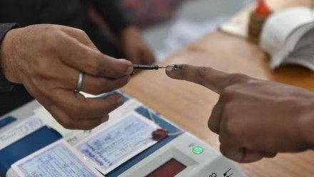 Delhi MCD Bye Elections Voting LIVE: दिल्ली नगर निगम के 12 वार्डों में  वोटिंग शुरू, 3 दिसंबर को आएंगे नतीजे | Jansatta