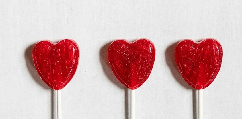 natural vs artificial red coloring in food