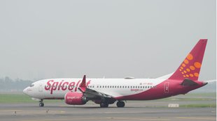 spicejet, spicejet news, emergency landing