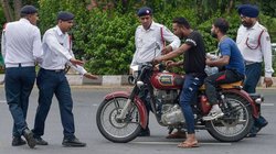 26 लाख लोगों ने ट्रैफिक रूल को दिखाया ठेंगा, नियम तोड़ने वालों में बाइक चालक सबसे आगे