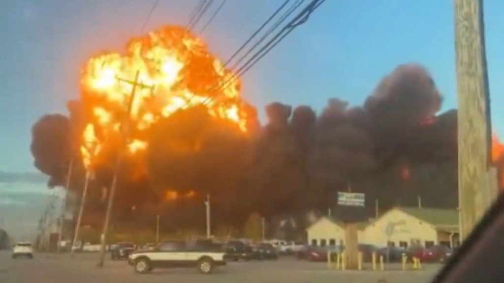 US cargo plane crashes, UPS cargo plane crash,Louisville Muhammad Ali International Airport US cargo plane crashes, UPS cargo plane crash,Louisville Muhammad Ali International Airport