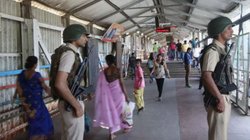 गोंडा में आरपीएफ हिरासत में दलित व्यक्ति की मौत, तीन पुलिसकर्मियों पर हत्या का मामला दर्ज; जानें परिजनों ने क्या आरोप लगाया