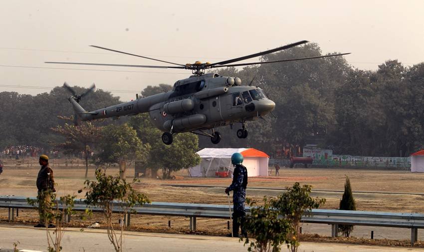 Apache helicopter speed and range