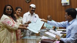 BMC Election: चुनावी मैदान में उतरीं गैंगस्टर अरुण गवली की दोनों बेटियां, जानें कहां से भरा नामांकन?