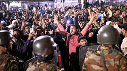 बांग्लादेश: प्रदर्शनकारियों ने चटगांव में भारतीय सहायक उच्चायुक्त के आवास पर हमला किया