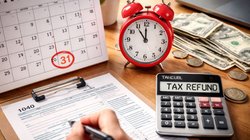 ITR Filing Deadline Today: टैक्सपेयर्स ध्यान दें! इनकम टैक्स रिटर्न भरने का आज आखिरी मौका, भूल गए तो अटक सकता है आपका रिफंड