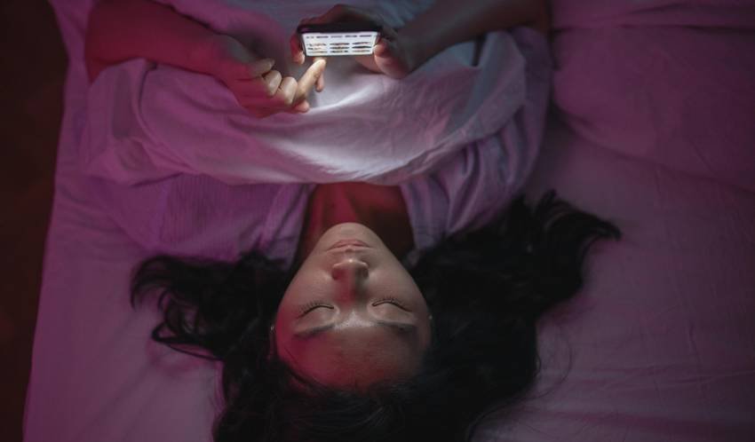 sleeping late at night health risks