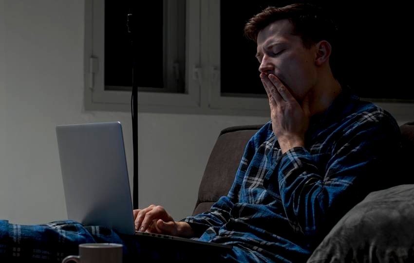 bad sleeping schedule health effects