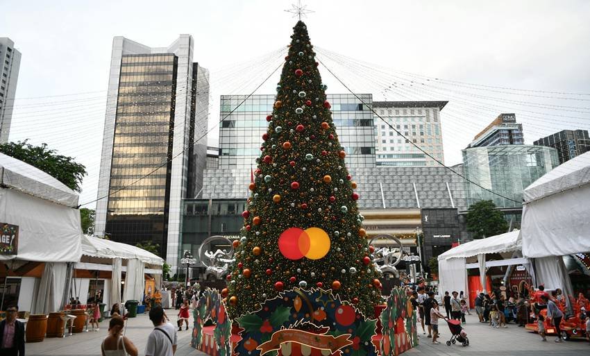 Christmas traditions in different countries