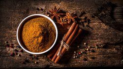 Cinnamon In Winter: सर्दियों में दालचीनी क्यों है सुपरफूड? डाइट में शामिल करते ही मिलेंगे ये 5 जबरदस्त फायदे, जानें सेवन का तरीका