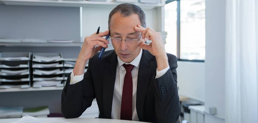 weekly work hours comparison