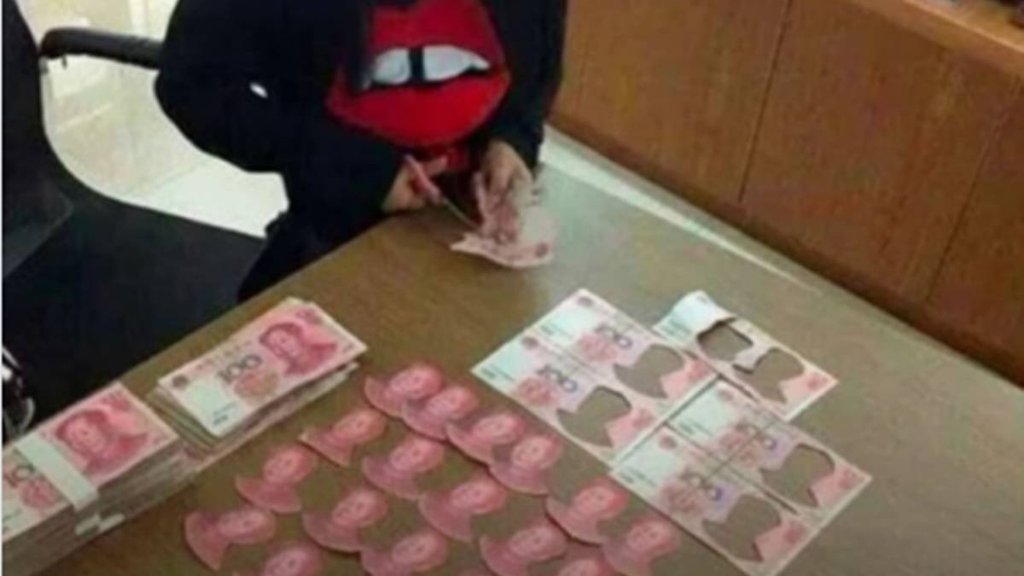 girl cuts notes, viral story, daughter cuts cash, Mao Zedong
