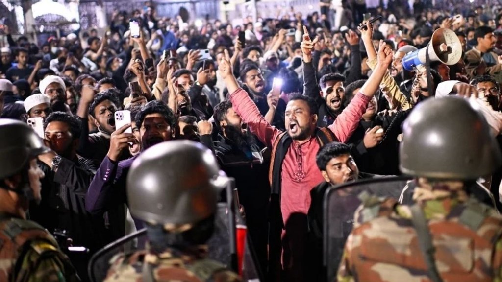 crude bomb attack Dhaka, Moghbazar Wireless Gate explosion, Dhaka evening blast news, crude bomb attack Dhaka, Moghbazar Wireless Gate explosion, Dhaka evening blast news,