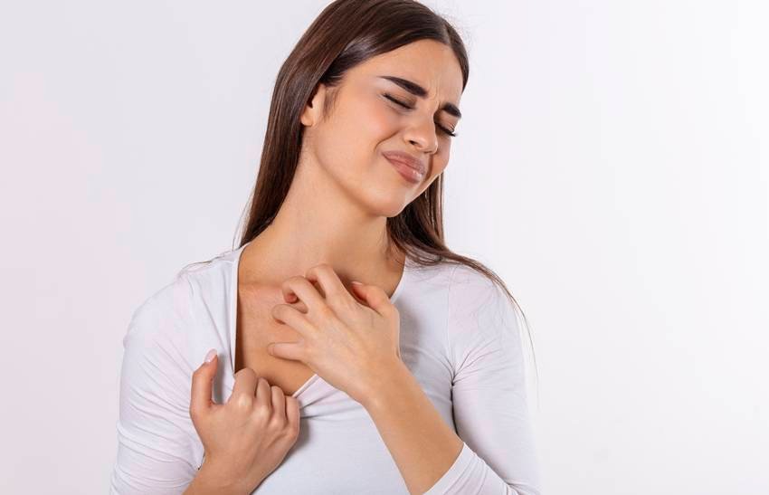 liver damage symptoms on face