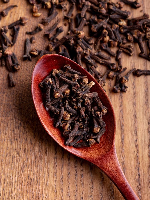 Eating cloves at night benefits